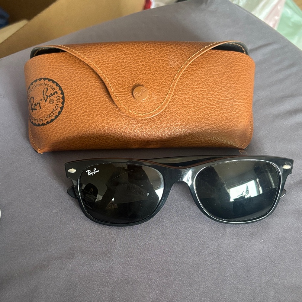 Ray-Ban Black Sunglasses with Brown Case